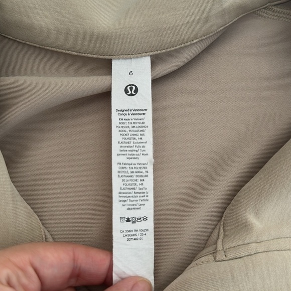 Lululemon - Picture 7 of 11